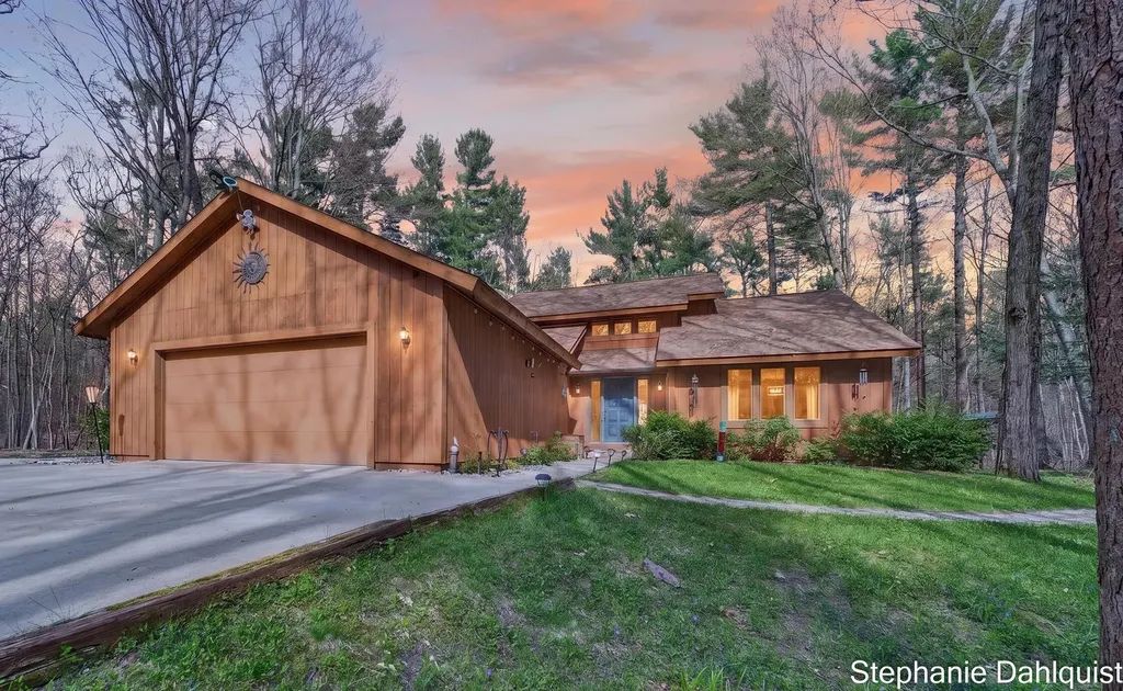 848 Scenic Drive Laketon Township MI 49445