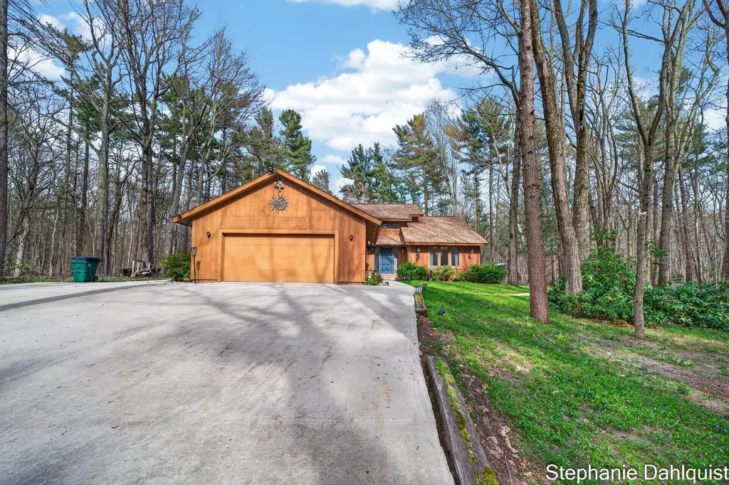848 Scenic Drive Laketon Township MI 49445