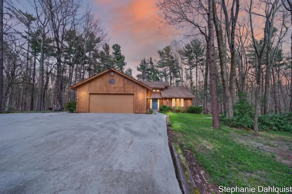 848 Scenic Drive Laketon Township MI 49445