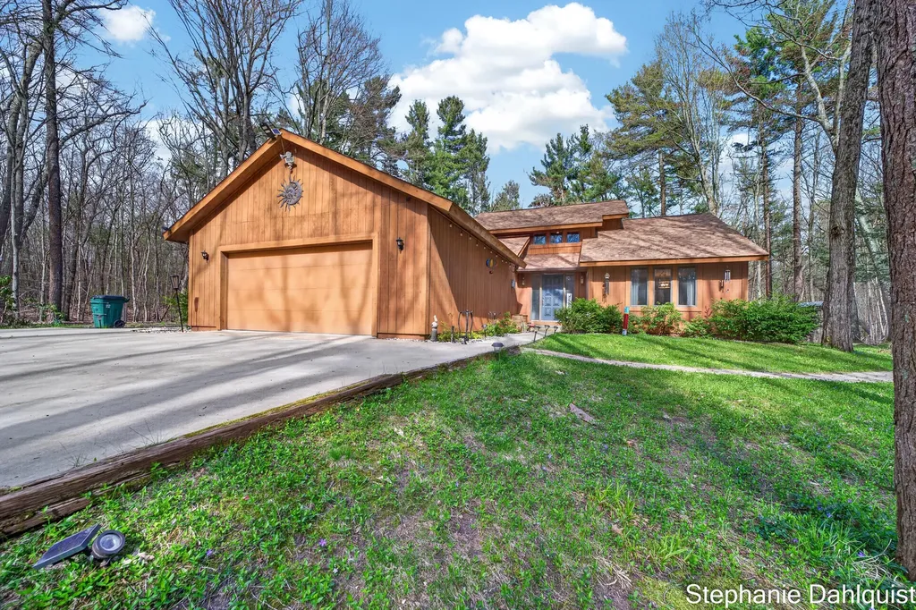 848 Scenic Drive Laketon Township MI 49445