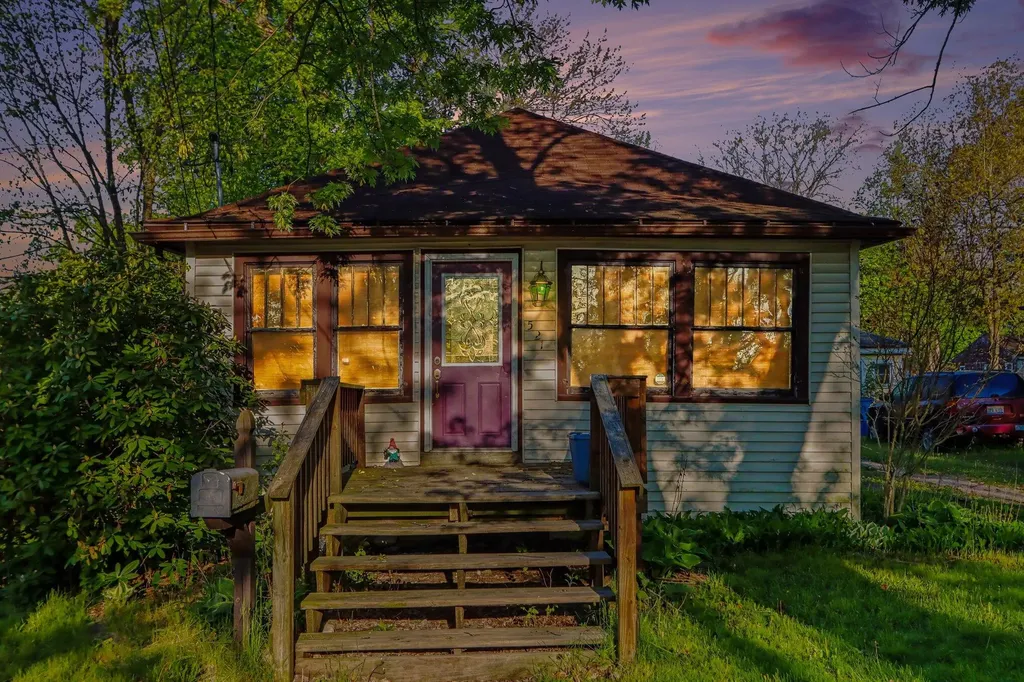 521 Gayle Avenue Kalamazoo Charter Township MI 49048
