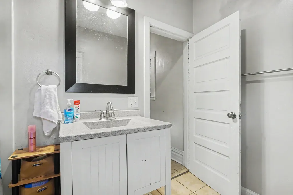 521 Gayle Avenue Kalamazoo Charter Township MI 49048