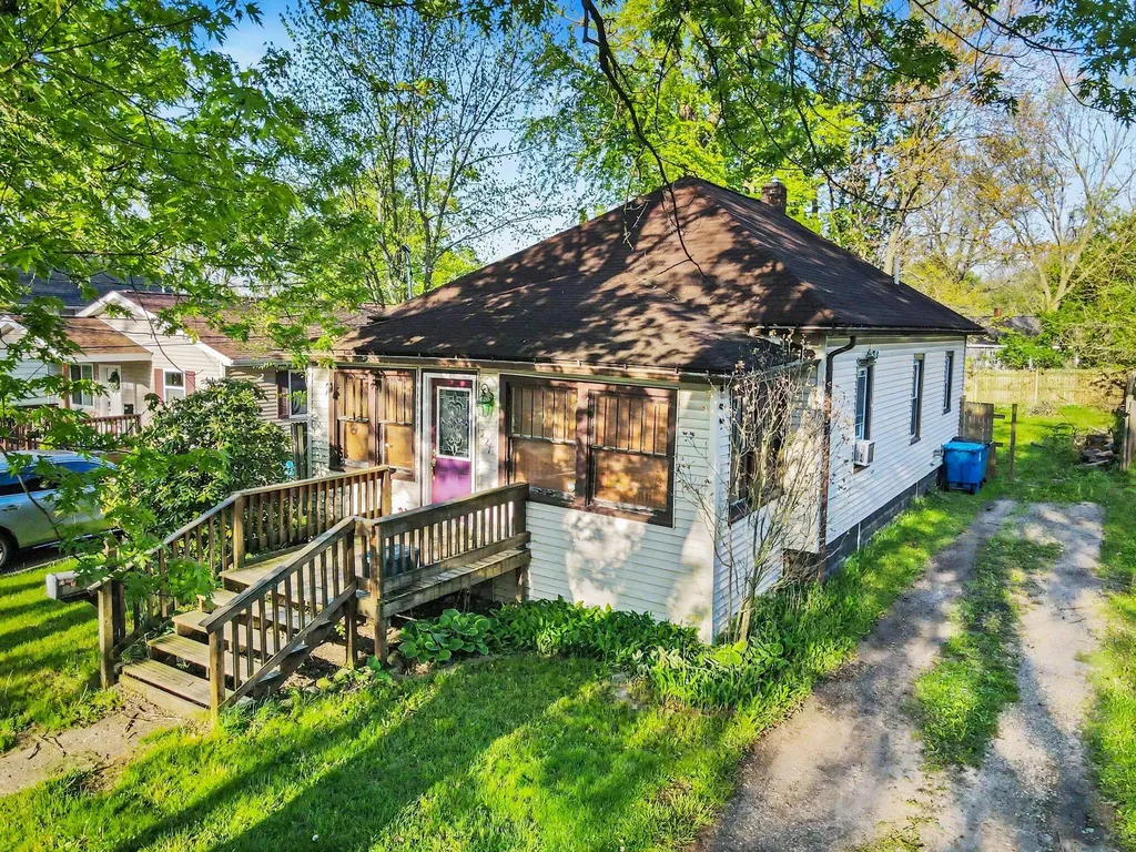 521 Gayle Avenue Kalamazoo Charter Township MI 49048