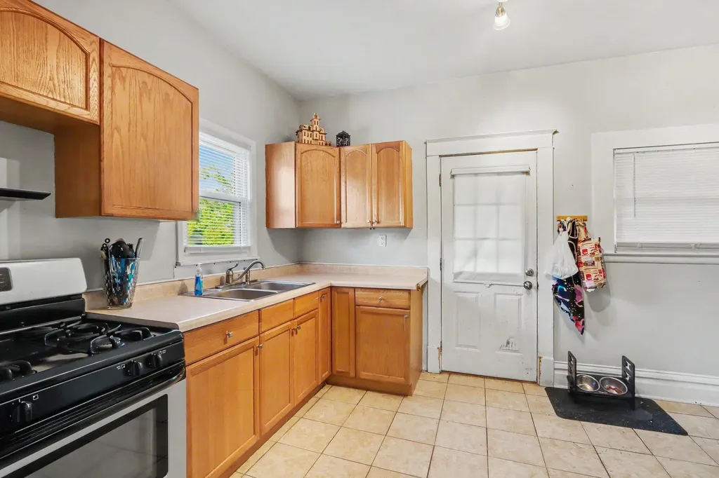 521 Gayle Avenue Kalamazoo Charter Township MI 49048