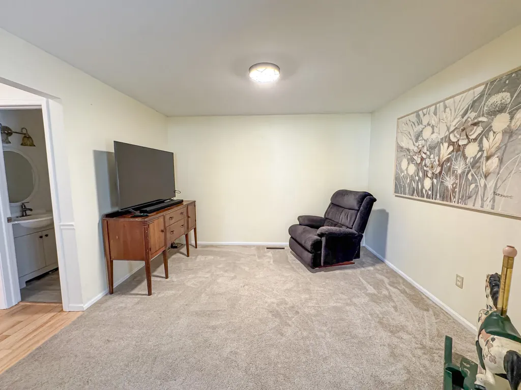 1086 Ivanhoe Drive Laketon Township MI 49445