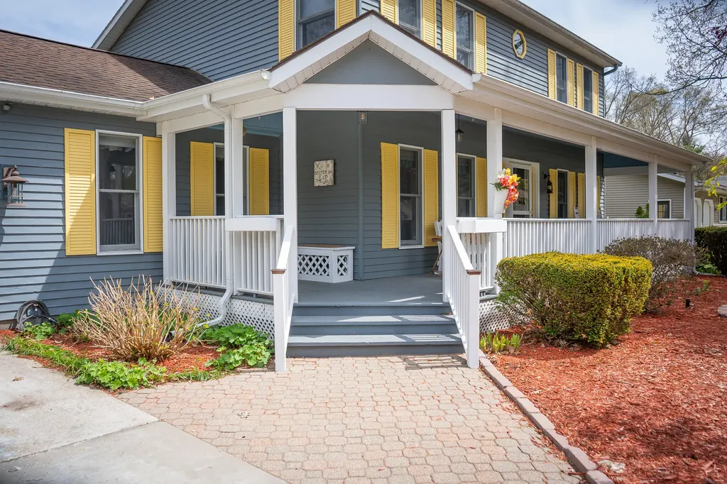 1086 Ivanhoe Drive Laketon Township MI 49445