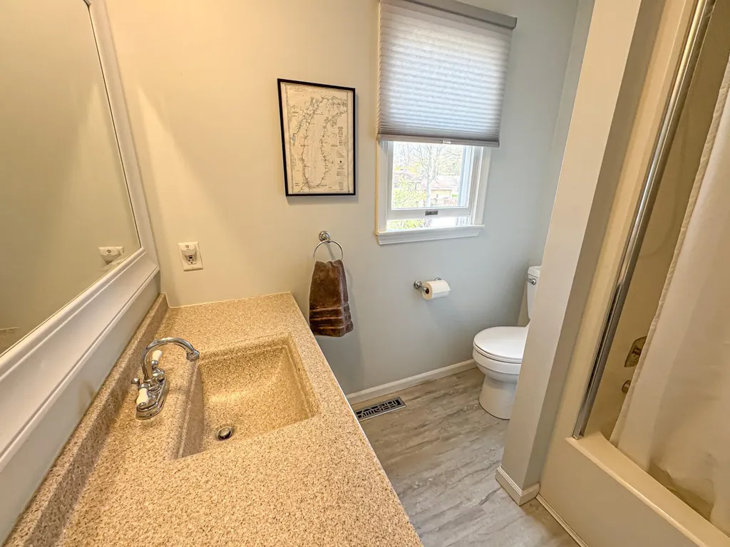 1086 Ivanhoe Drive Laketon Township MI 49445