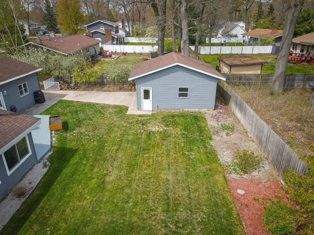 1086 Ivanhoe Drive Laketon Township MI 49445