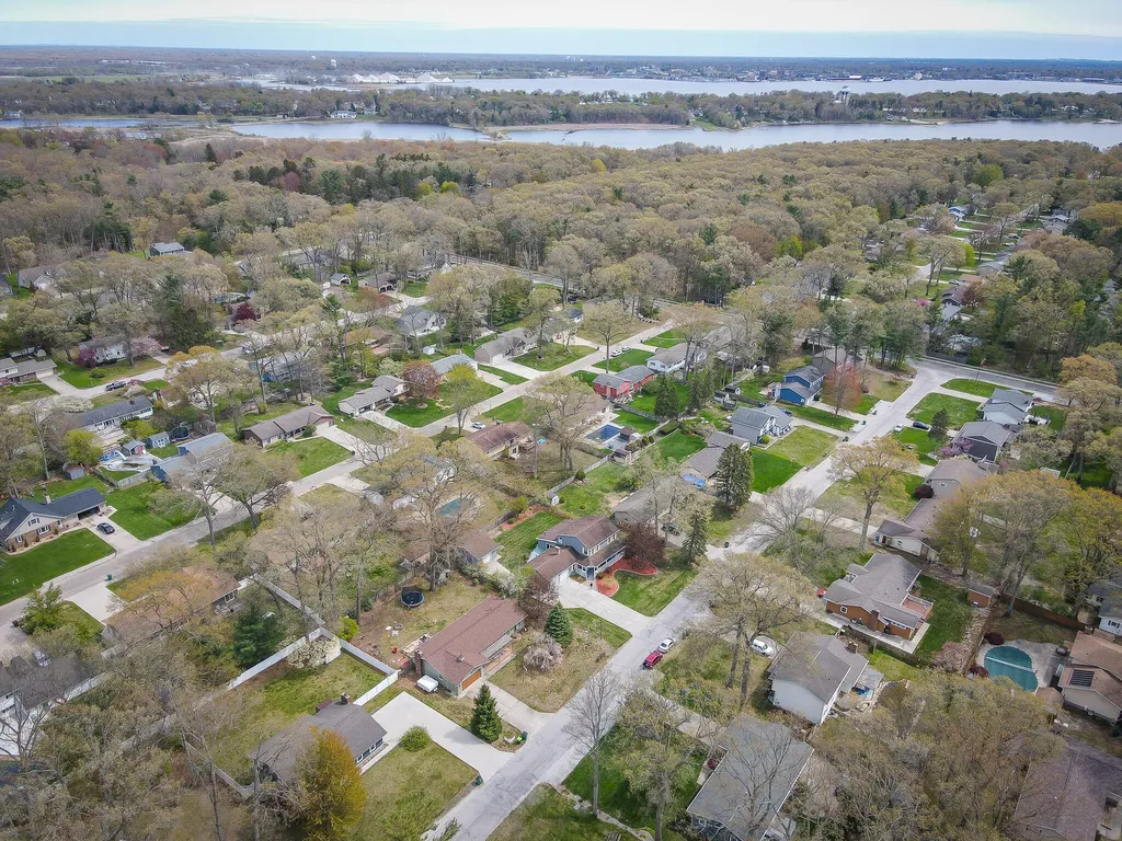 1086 Ivanhoe Drive Laketon Township MI 49445