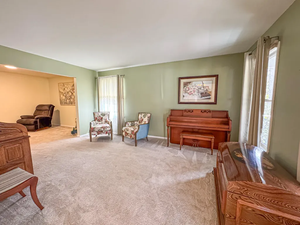 1086 Ivanhoe Drive Laketon Township MI 49445