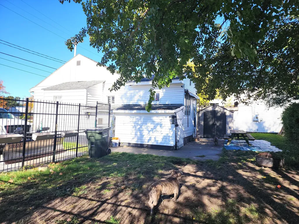 1616 S Getty Street Muskegon City MI 49442