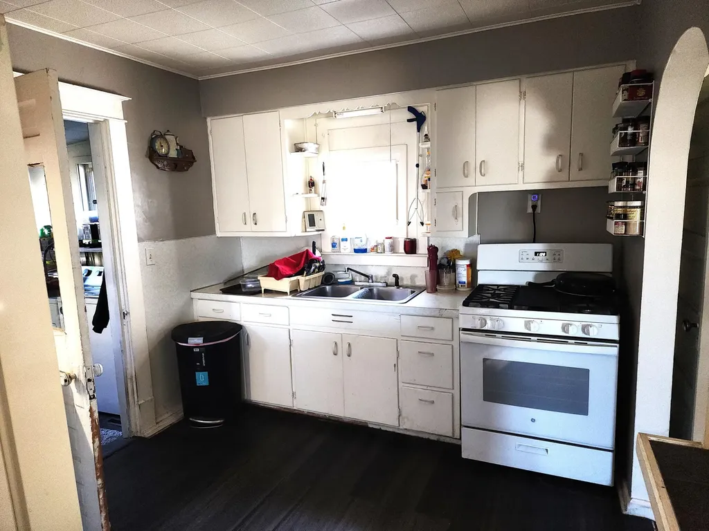1616 S Getty Street Muskegon City MI 49442