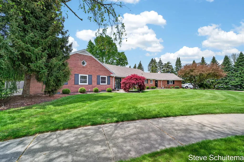 3109 S Bluff Court Hudsonville City MI 49426