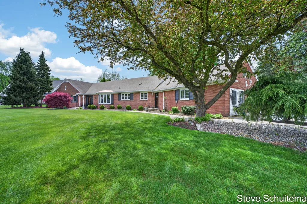 3109 S Bluff Court Hudsonville City MI 49426