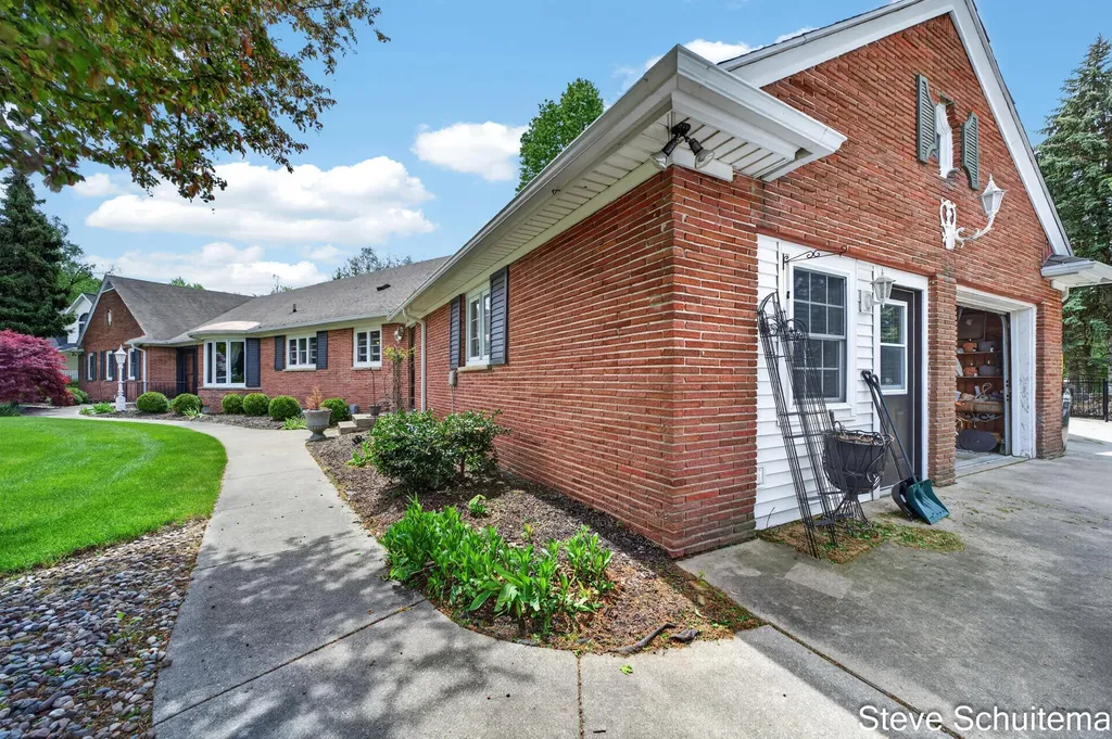 3109 S Bluff Court Hudsonville City MI 49426