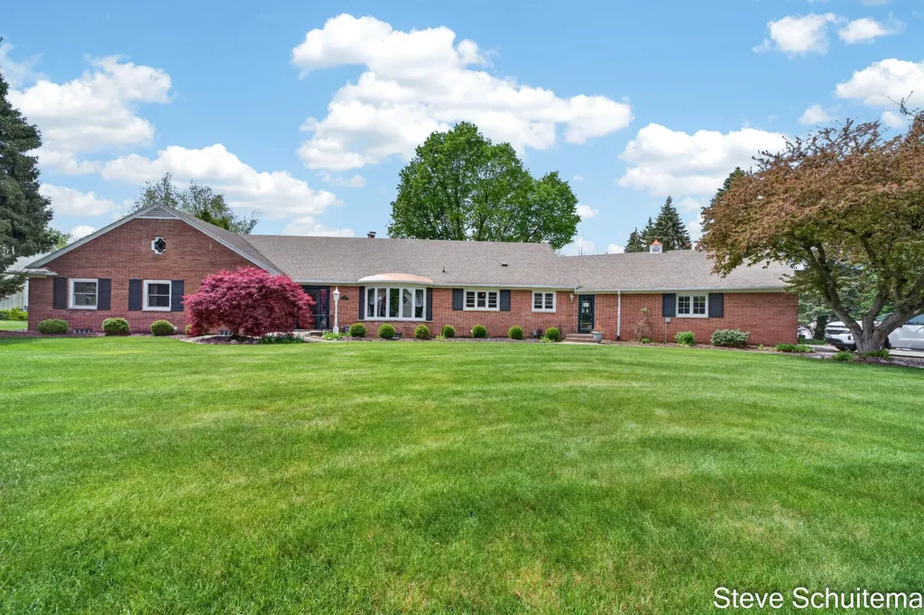 3109 S Bluff Court Hudsonville City MI 49426