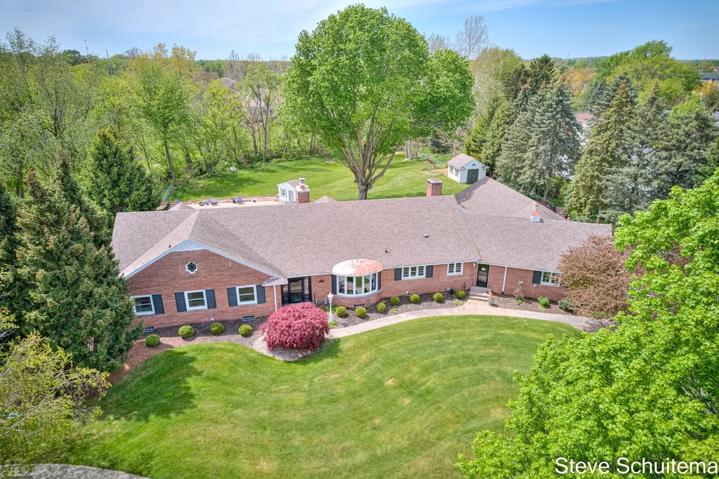 3109 S Bluff Court Hudsonville City MI 49426