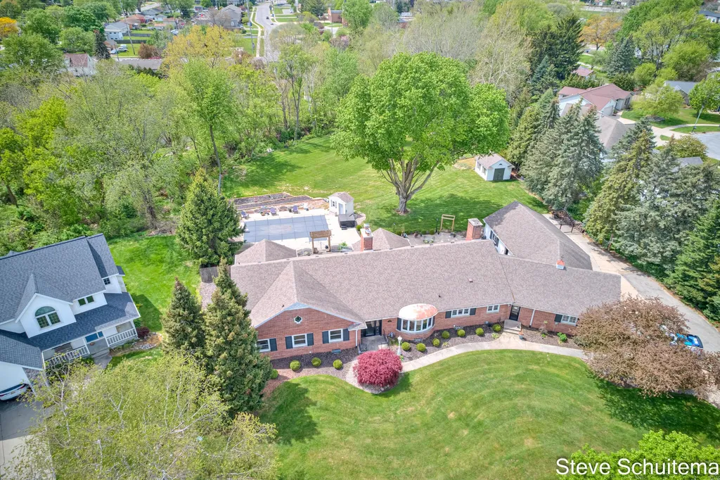 3109 S Bluff Court Hudsonville City MI 49426