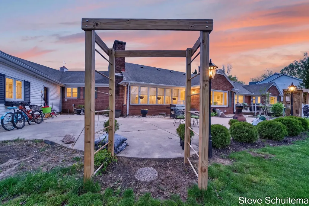 3109 S Bluff Court Hudsonville City MI 49426