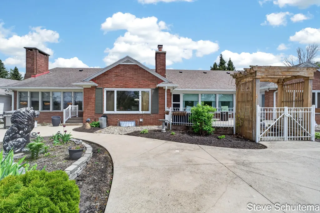 3109 S Bluff Court Hudsonville City MI 49426
