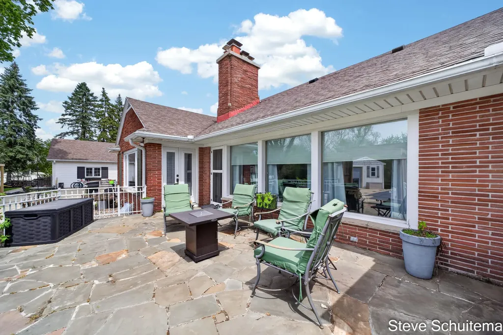 3109 S Bluff Court Hudsonville City MI 49426