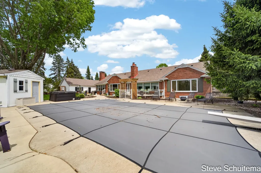 3109 S Bluff Court Hudsonville City MI 49426