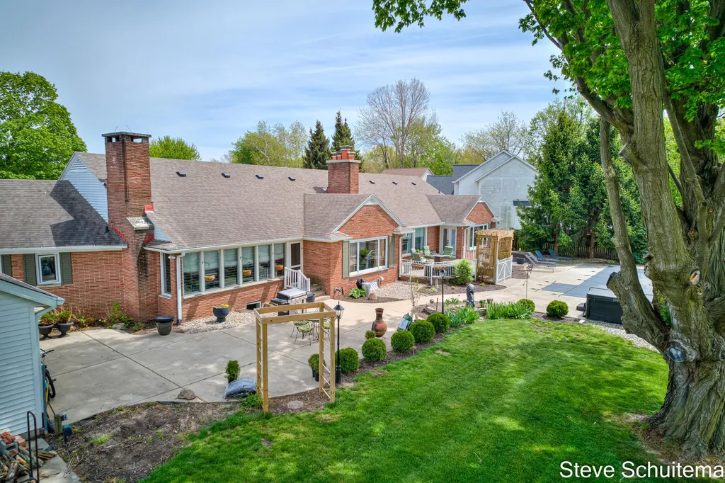 3109 S Bluff Court Hudsonville City MI 49426