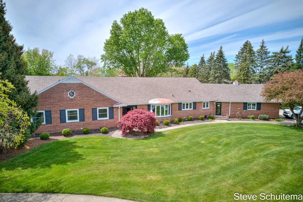 3109 S Bluff Court Hudsonville City MI 49426