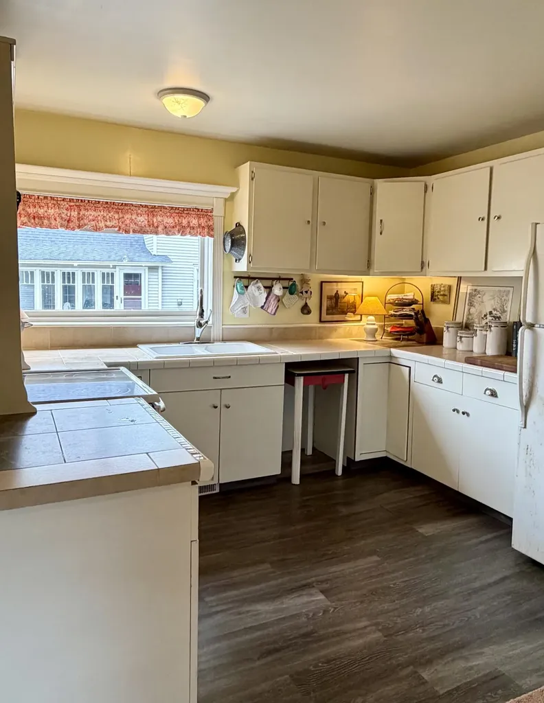 537 W Main Street Fennville City MI 49408