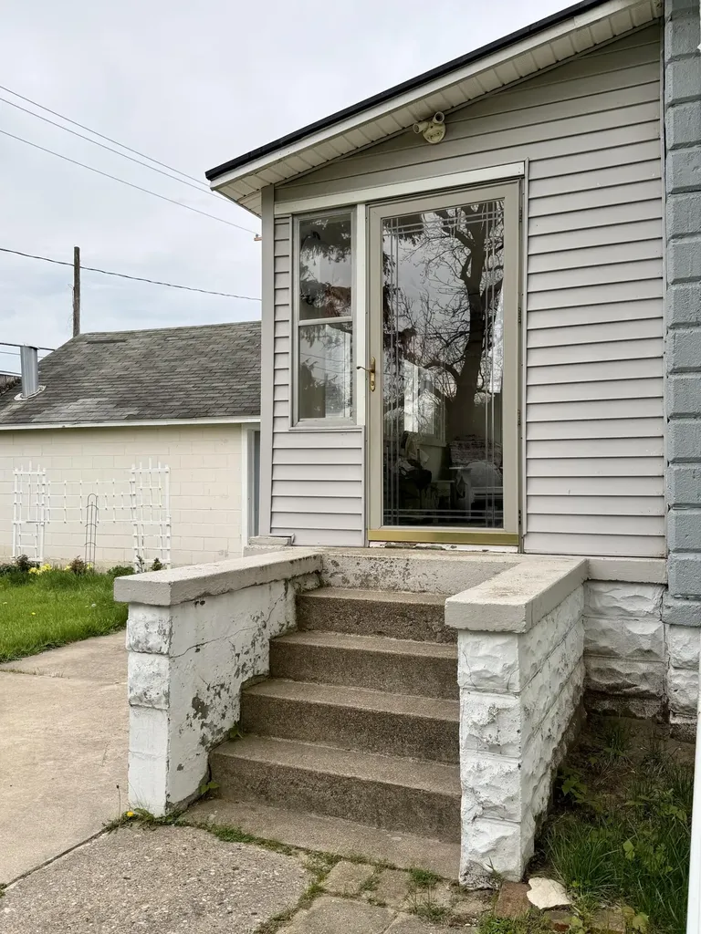 537 W Main Street Fennville City MI 49408