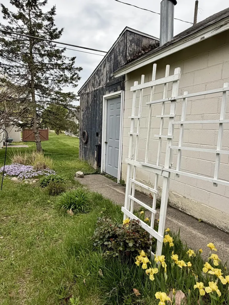 537 W Main Street Fennville City MI 49408