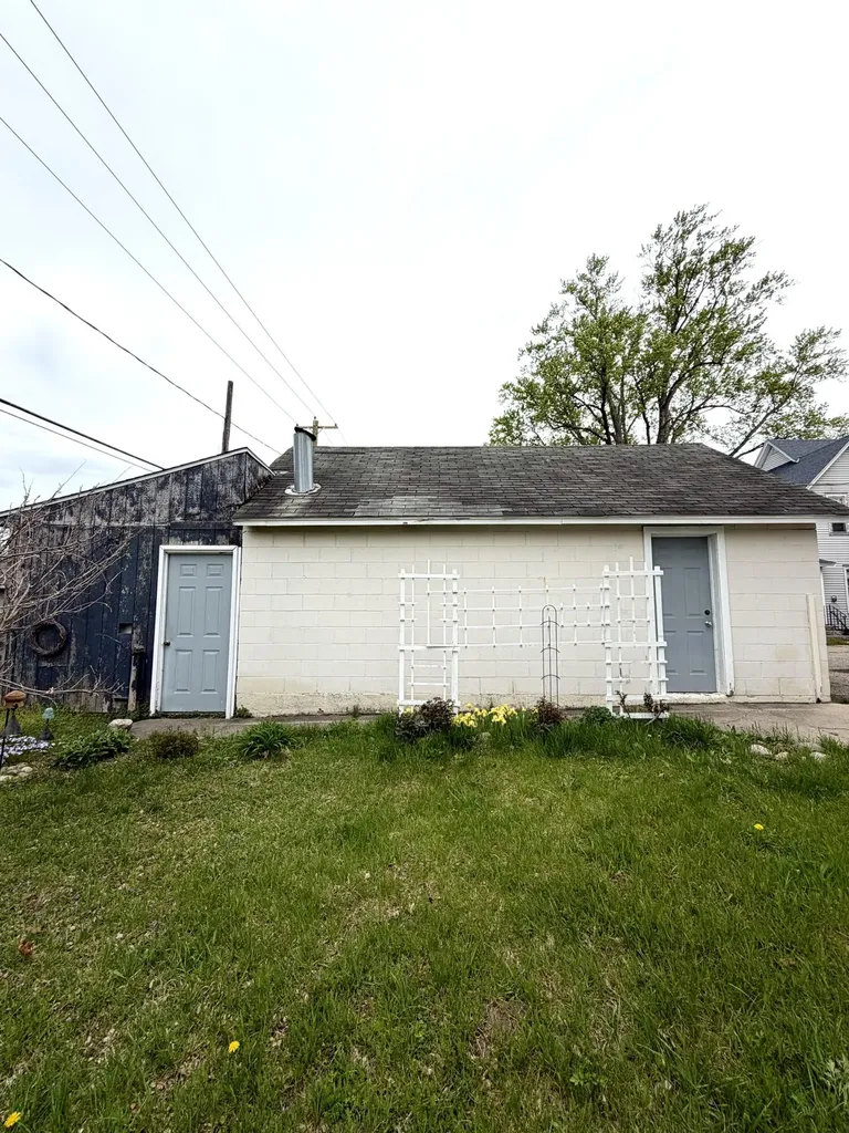 537 W Main Street Fennville City MI 49408