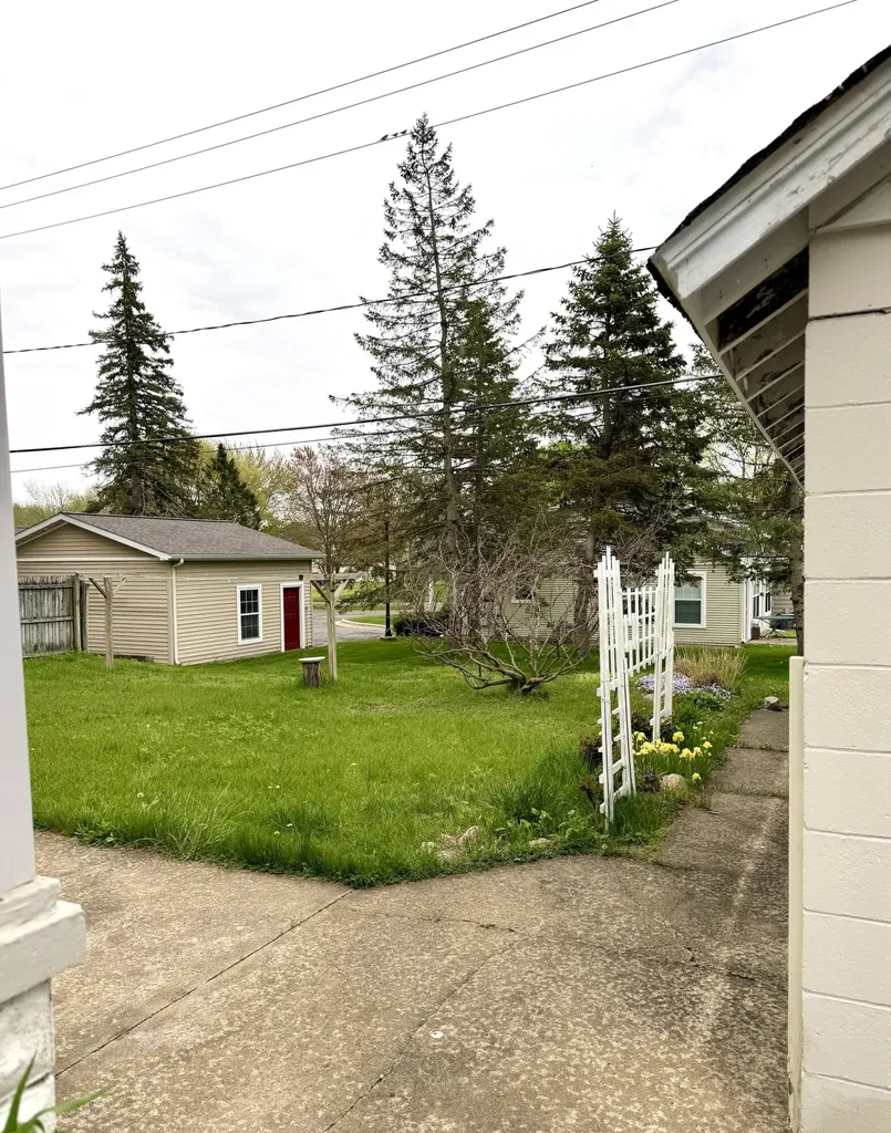 537 W Main Street Fennville City MI 49408