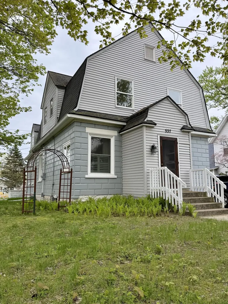 537 W Main Street Fennville City MI 49408