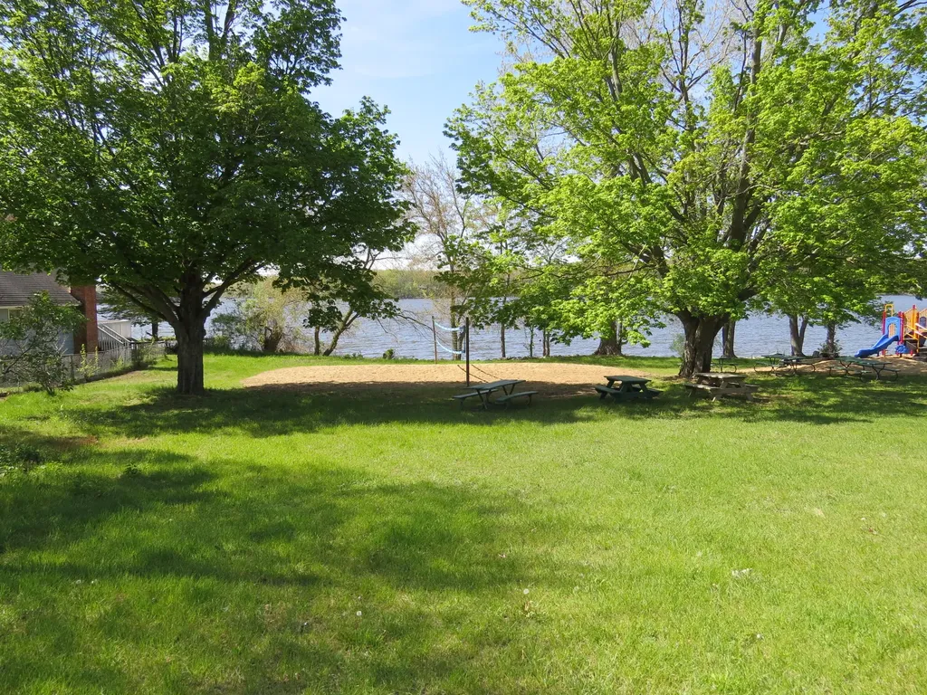 1812 Tomahawk Trail Valley Township MI 49010