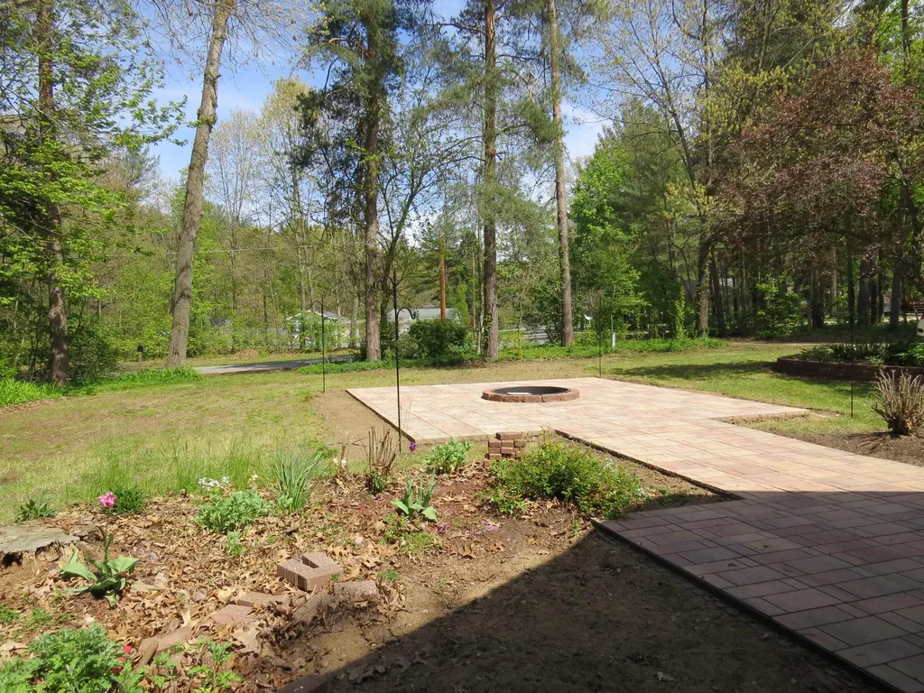 1812 Tomahawk Trail Valley Township MI 49010