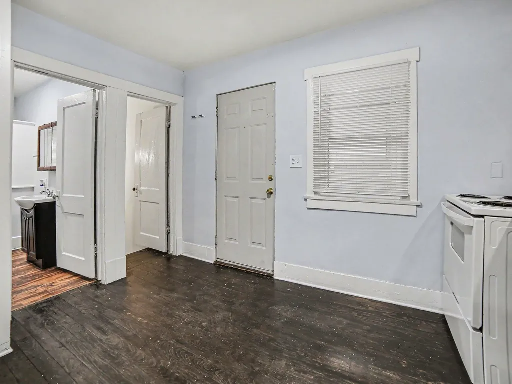324 Merrill Avenue Muskegon City MI 49441