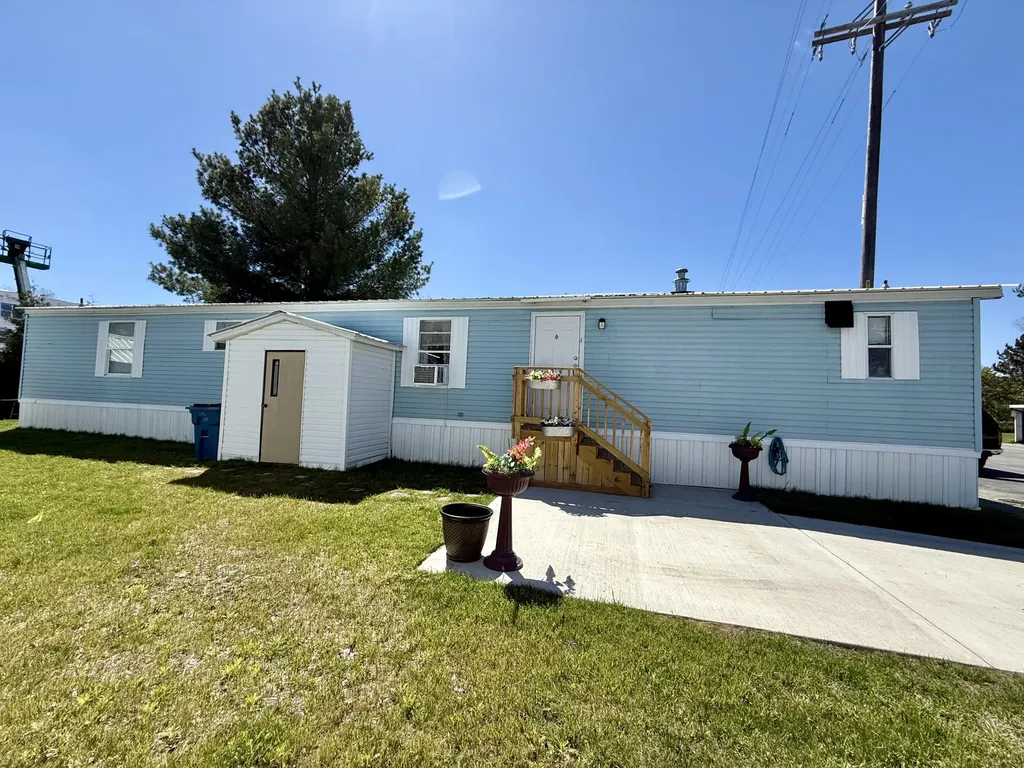 333 E Lakewood Boulevard Holland Charter Township MI 49424