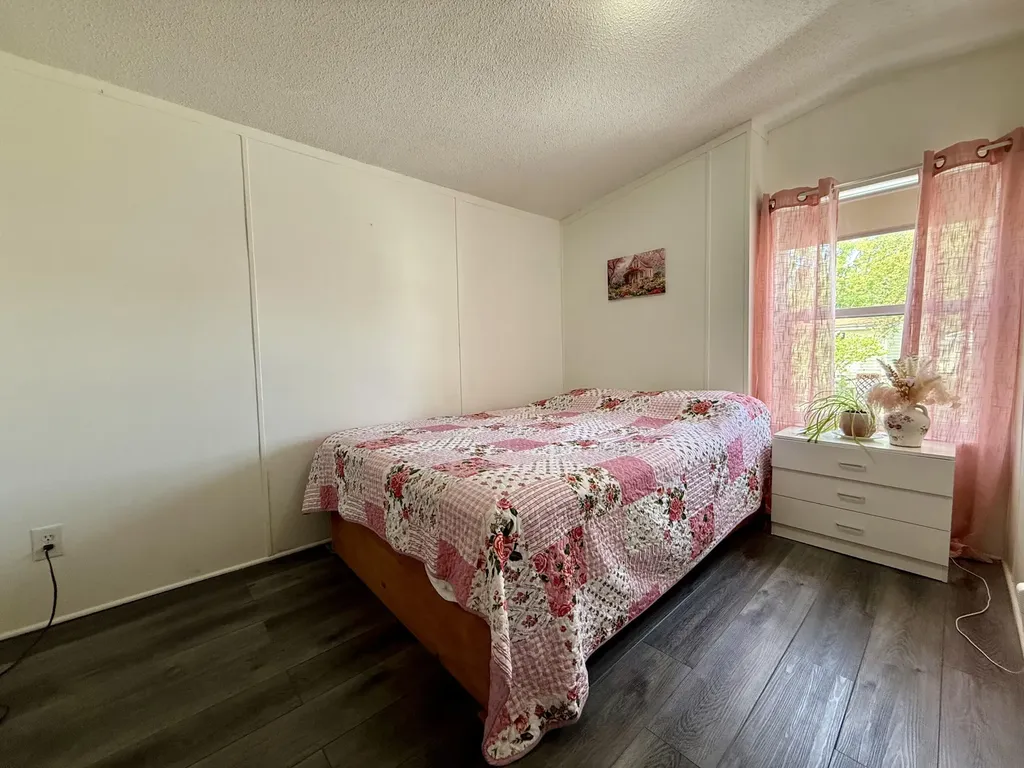 333 E Lakewood Boulevard Holland Charter Township MI 49424