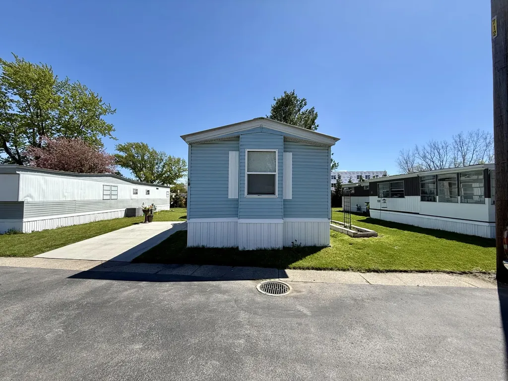 333 E Lakewood Boulevard Holland Charter Township MI 49424