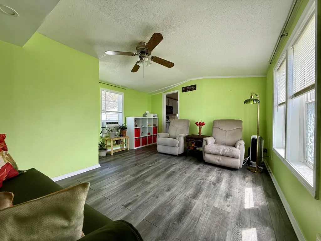 333 E Lakewood Boulevard Holland Charter Township MI 49424