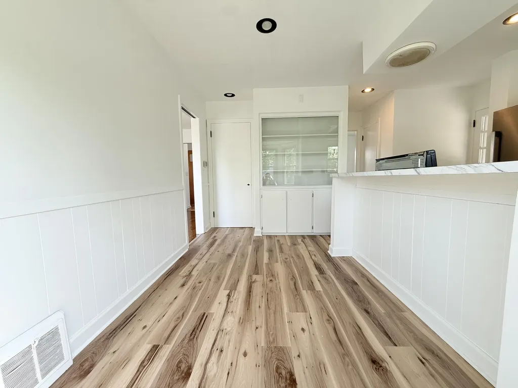 1350 Giddings Avenue SE Grand Rapids City MI 49506