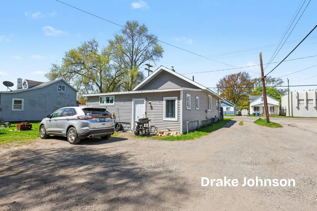 2022 Henry Street Muskegon City MI 49441