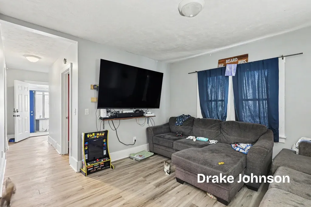 2022 Henry Street Muskegon City MI 49441