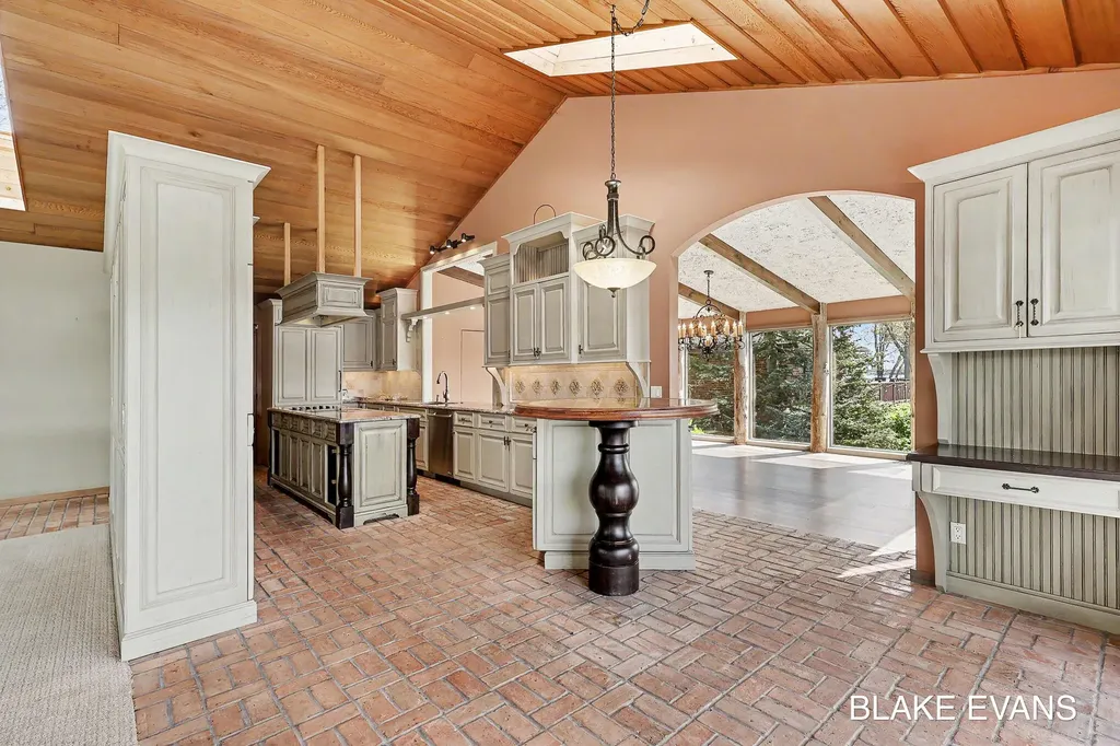 4069 Forest Point Drive Norton Shores City MI 49441