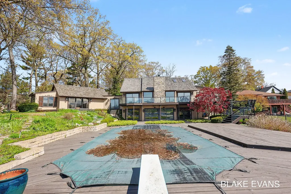 4069 Forest Point Drive Norton Shores City MI 49441