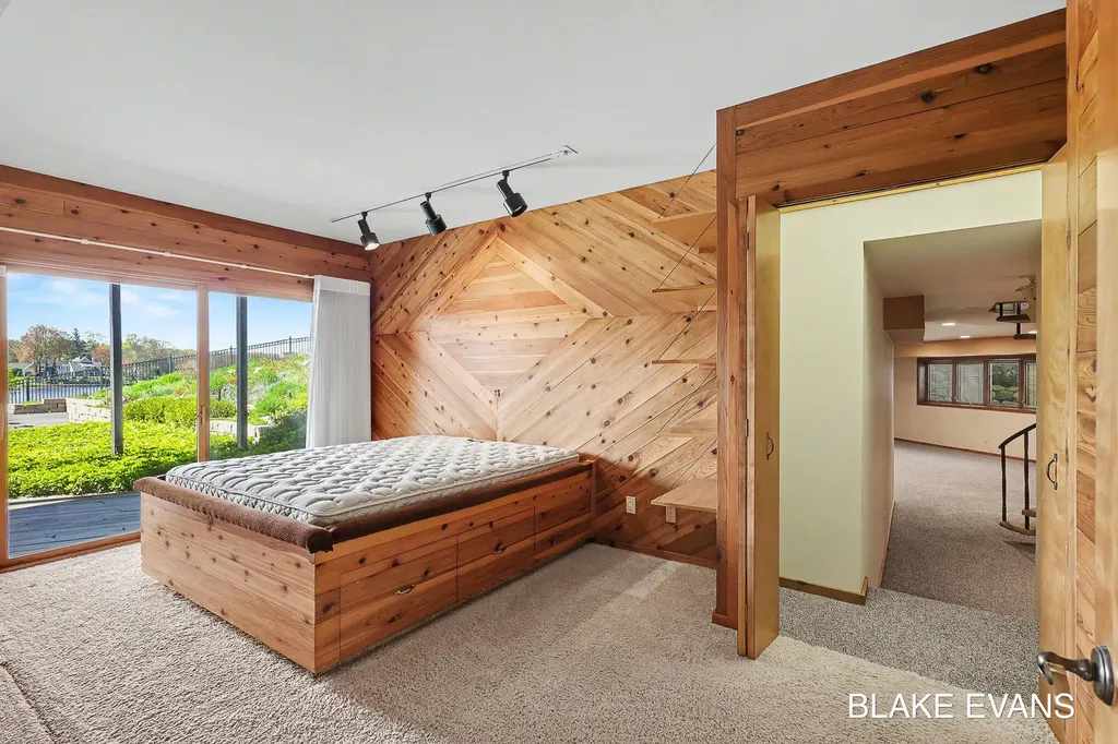 4069 Forest Point Drive Norton Shores City MI 49441