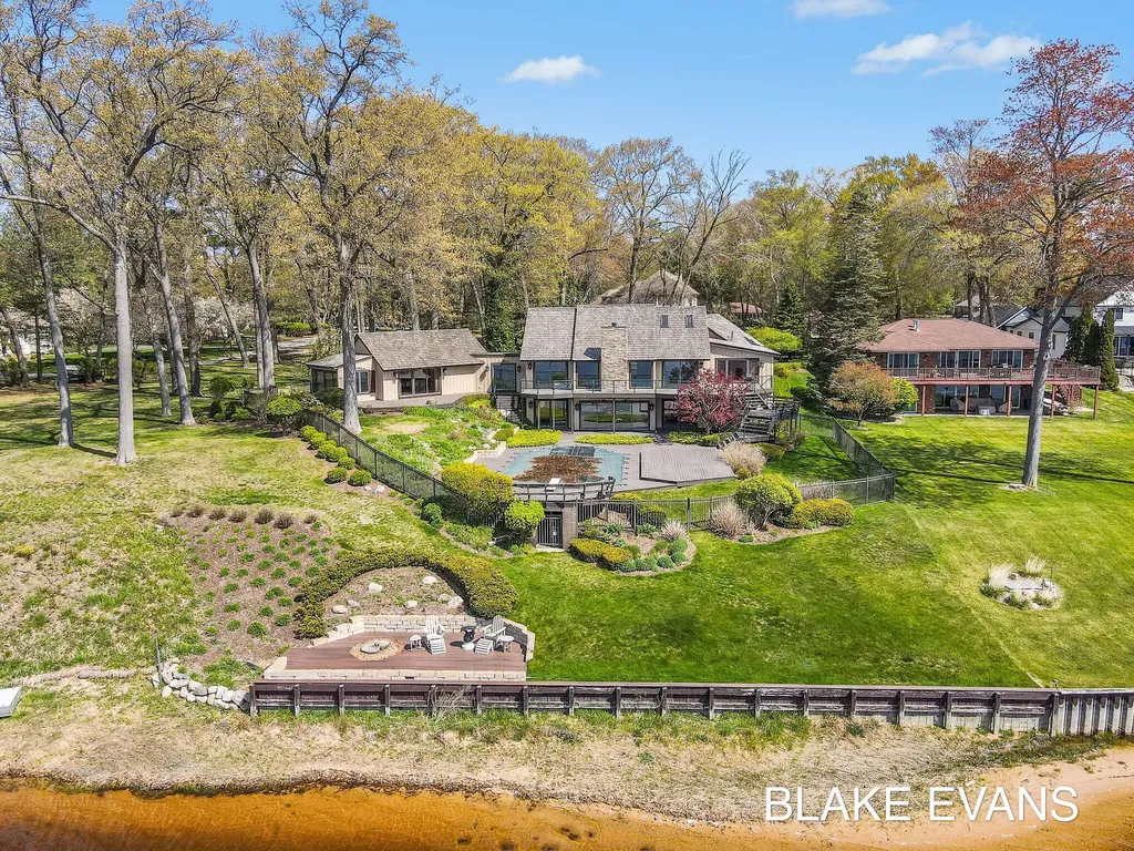 4069 Forest Point Drive Norton Shores City MI 49441