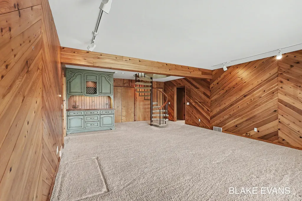 4069 Forest Point Drive Norton Shores City MI 49441