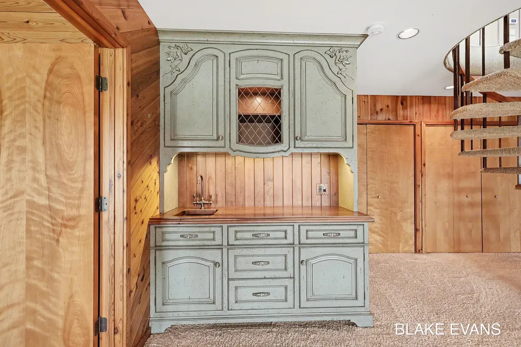 4069 Forest Point Drive Norton Shores City MI 49441